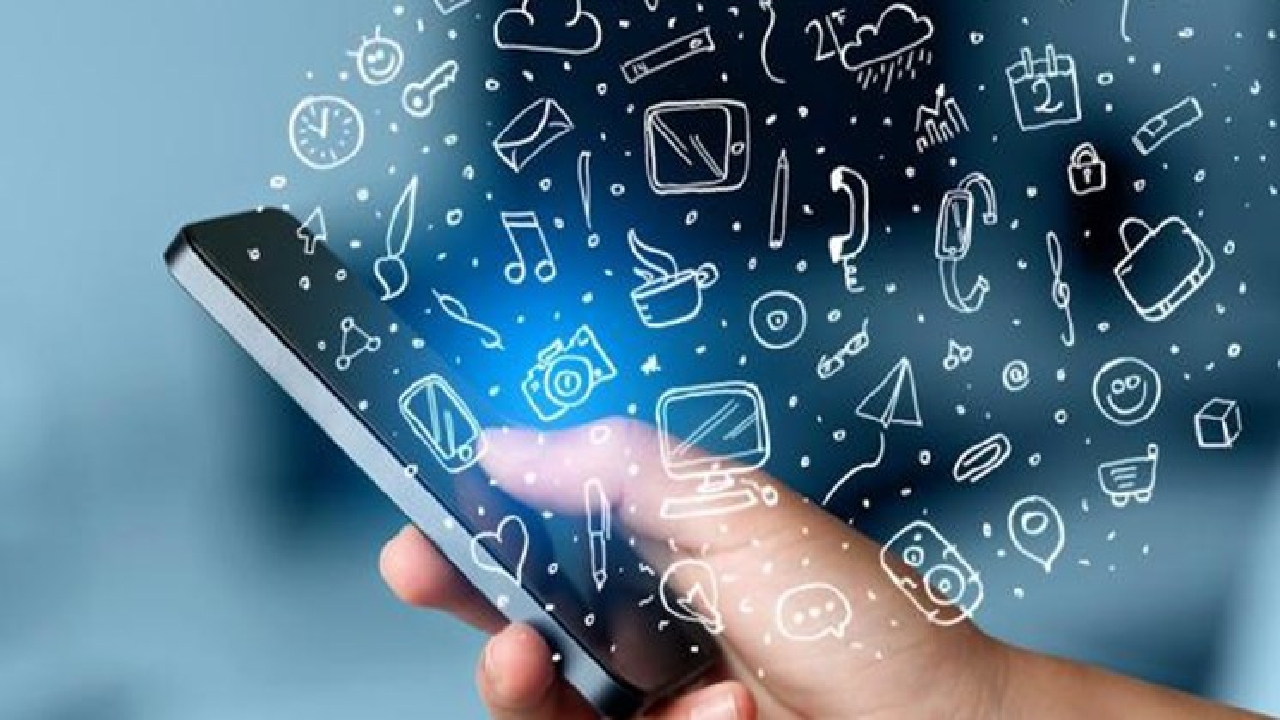 آیا مادر خانواده باید خبر بخواند؟