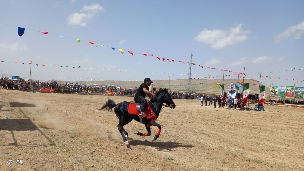 برگزاری همایش سوارکاری در شهرستان لردگان