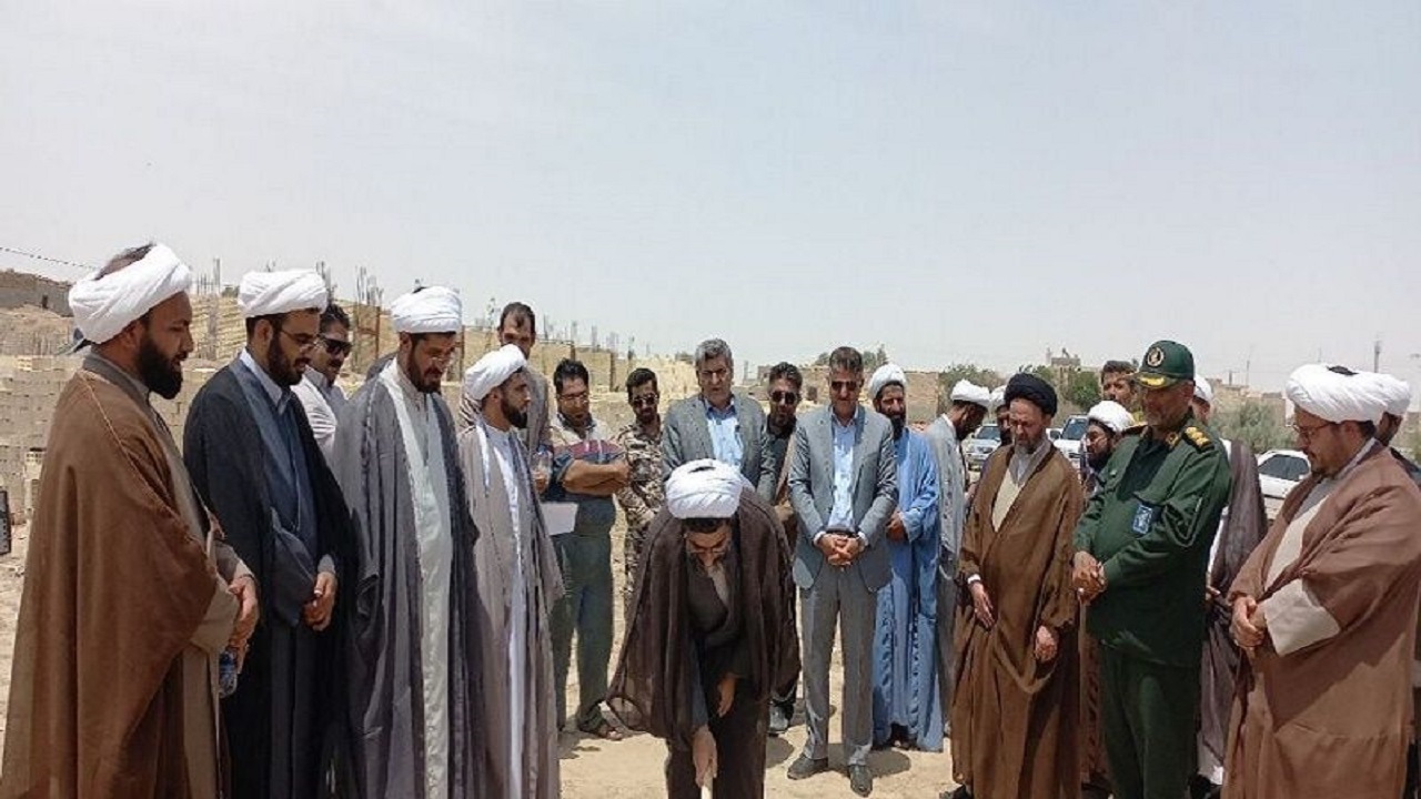 کلنگ طرح نهضت ملی مسکن روحانیون سیستان و بلوچستان به زمین زده شد
