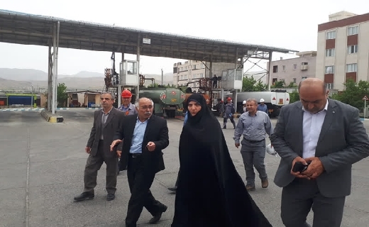 روزانه ۷۰۰ دستگاه کامیون ترانزیتی از مرزهای کردستان تردد میکنند روزانه ۷۰۰ دستگاه کامیون ترانزیتی از مرزهای کردستان تردد میکنند