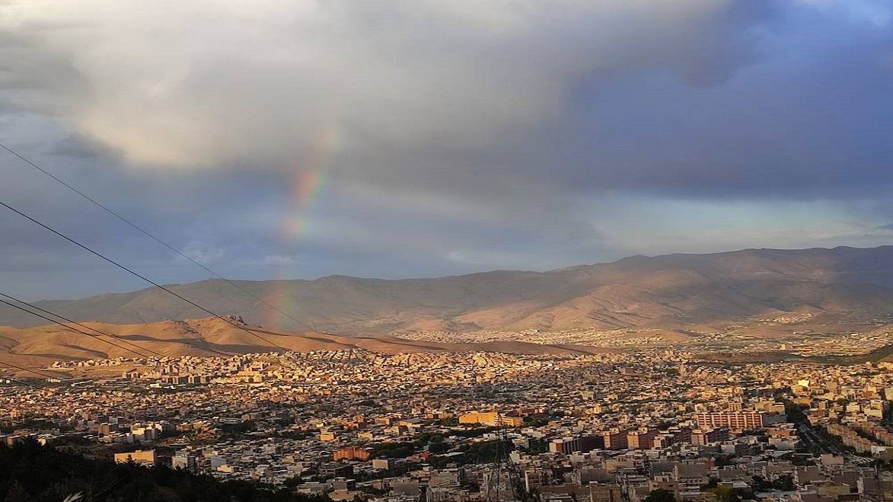 نمایان شدن رنگین کمان در آسمان سنندج + تصویر نمایان شدن رنگین کمان در آسمان سنندج + تصویر