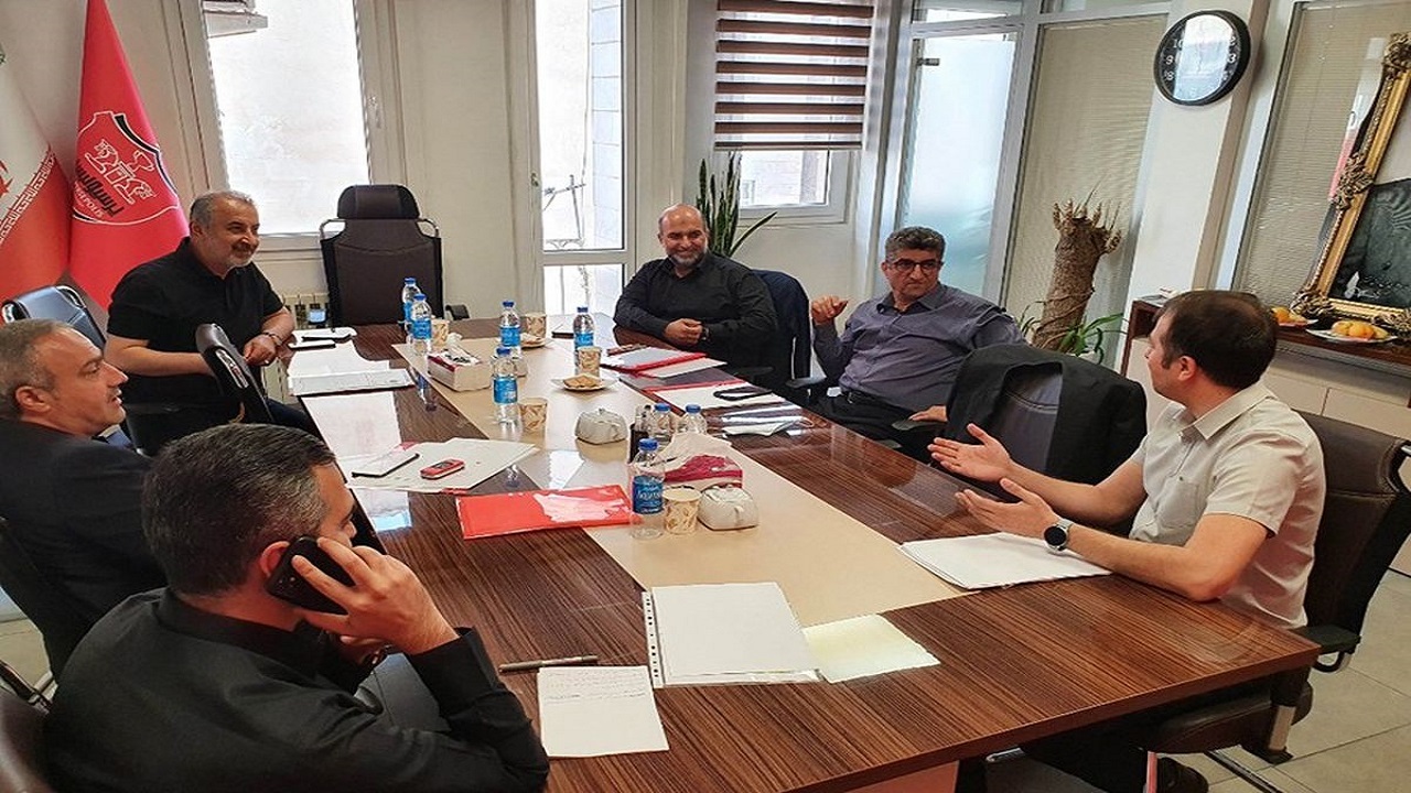 ابهام در برگزاری مجمع پرسپولیس و استقلال در روز یکشنبه/ شهریاری: به‌جای تغییر می‌خواهند یارگیری کنند