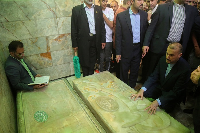 وزیر امور خارجه حرم حضرت معصومه (س) را زیارت کرد+تصاویر