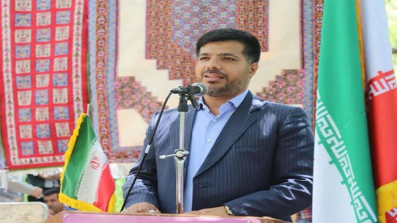 وحدت و همدلی مردم روستای امروله با نماد گلاب‌گیری