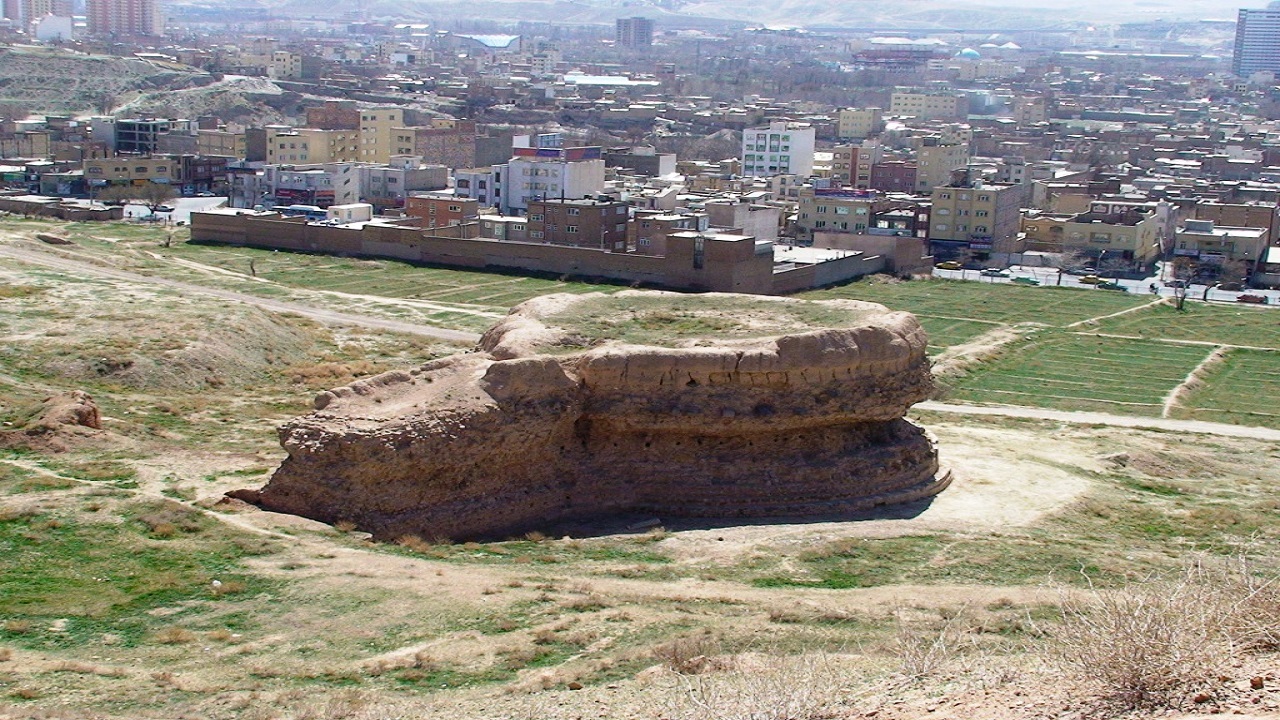 آذربایجان شرقی هزار تپه و محوطه تاریخی دارد