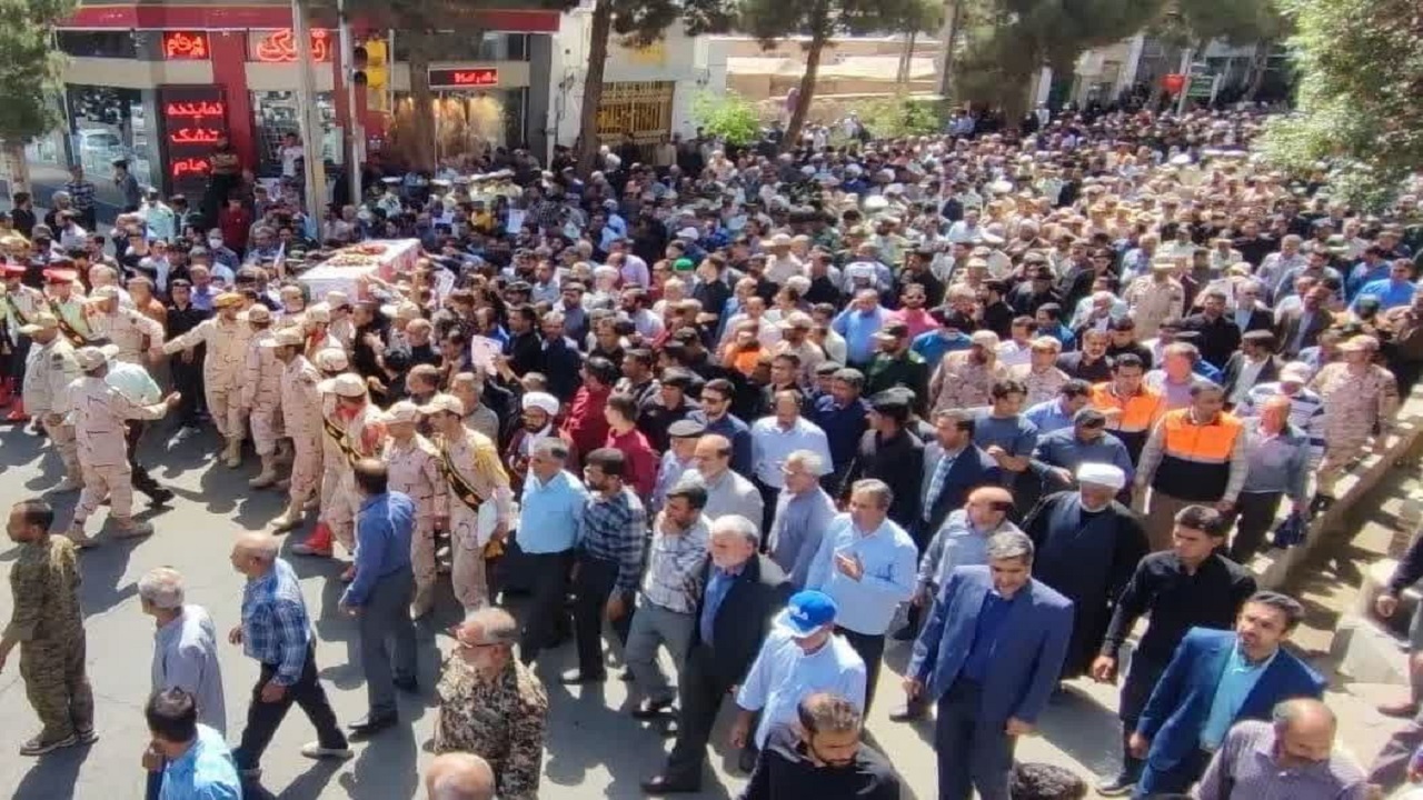 تشییع پیکر شهید مرزبان حسن بادامکی در قاینات