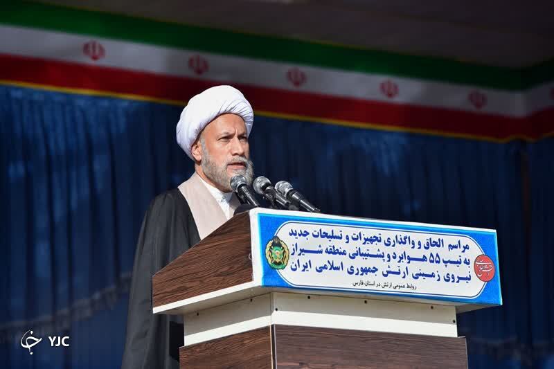 ارتش جمهوری اسلامی در تمامی عرصه‌ها باصلابت می‌درخشد