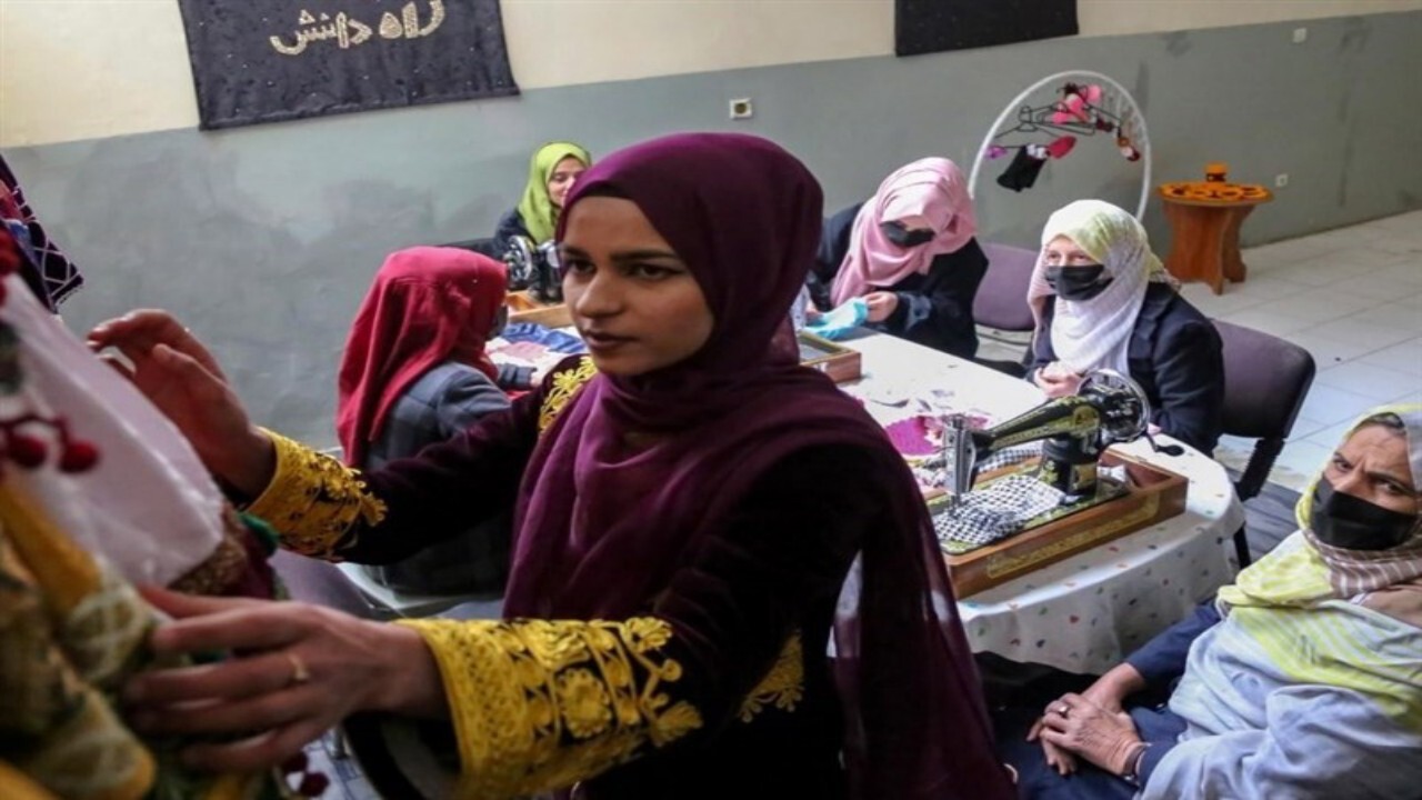 ۶۵ هزار افغانستانی را آموزش داده ایم