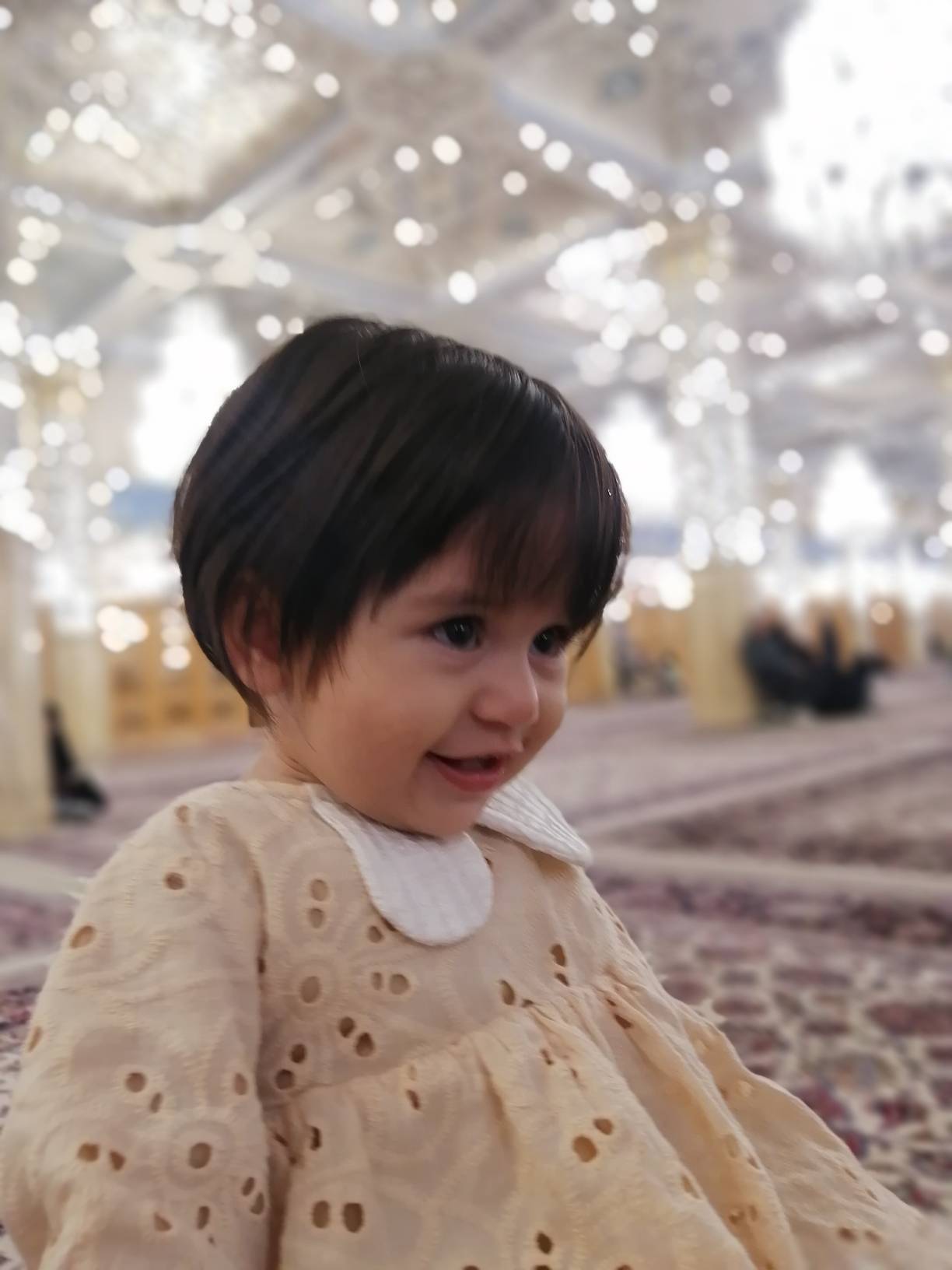 حضور کودکان دختر در حرم امام رضا