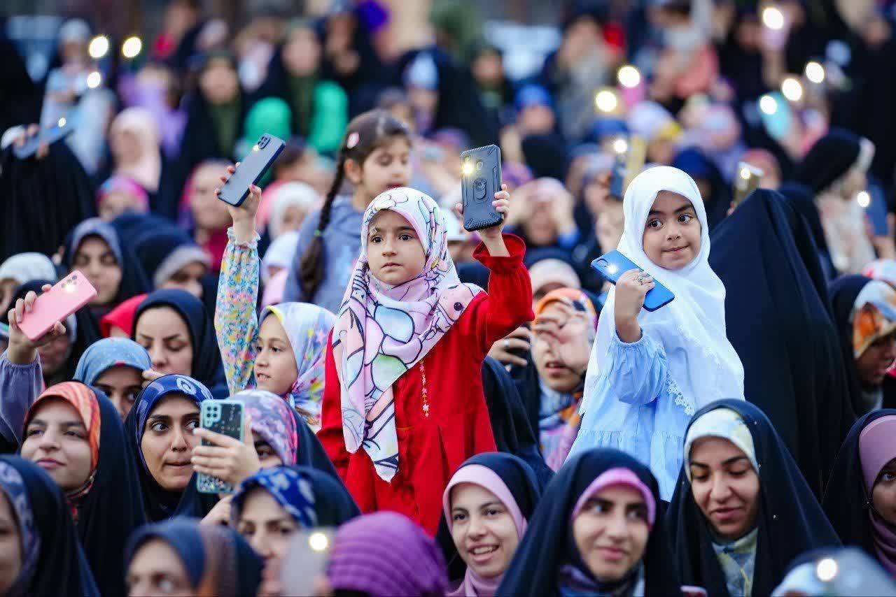 حضور دختران اصفهانی در جشن روز دختر
