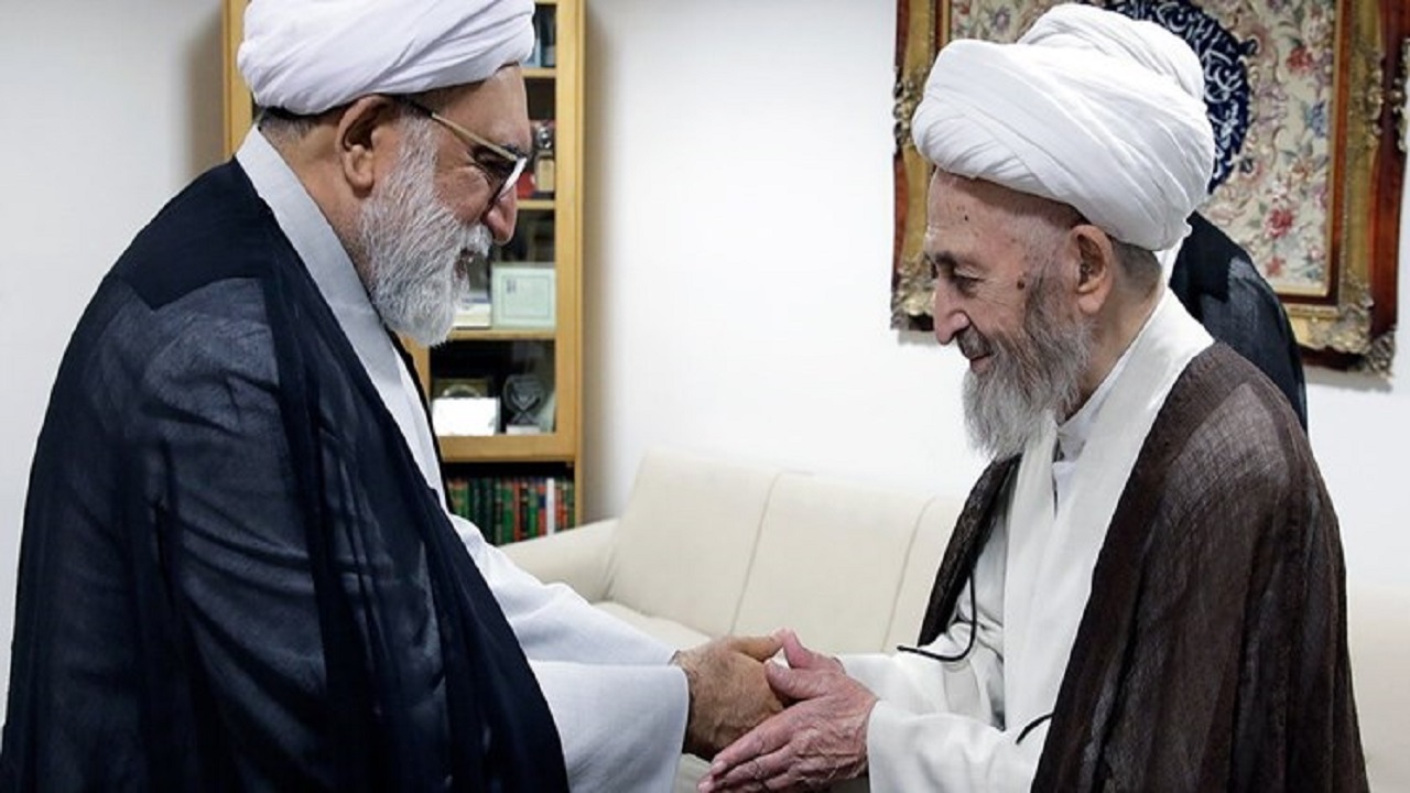 تولیت آستان قدس رضوی مراجع تقلید را به مشهد مقدس دعوت کرد