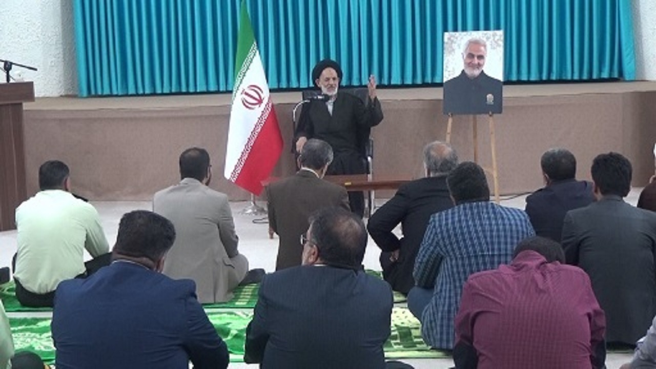 خدمت به زائران خانه خدا یک نوع عبادت  است