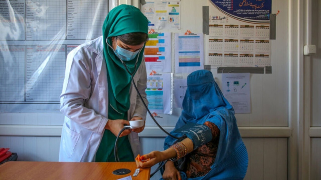 فراخوان طالبان برای بازگشت پزشکان زن