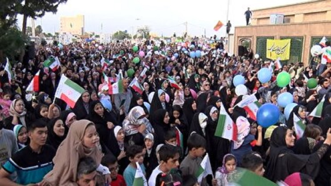 سرود خوانی سلام فرمانده در سمنان+ فیلم