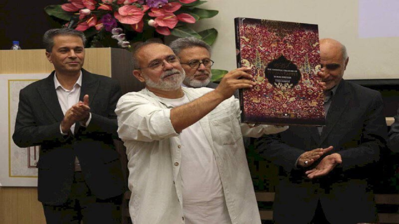 حفظ و پاسداشت فرش ایرانی از اهداف اداره‌کل موزه‌ها است