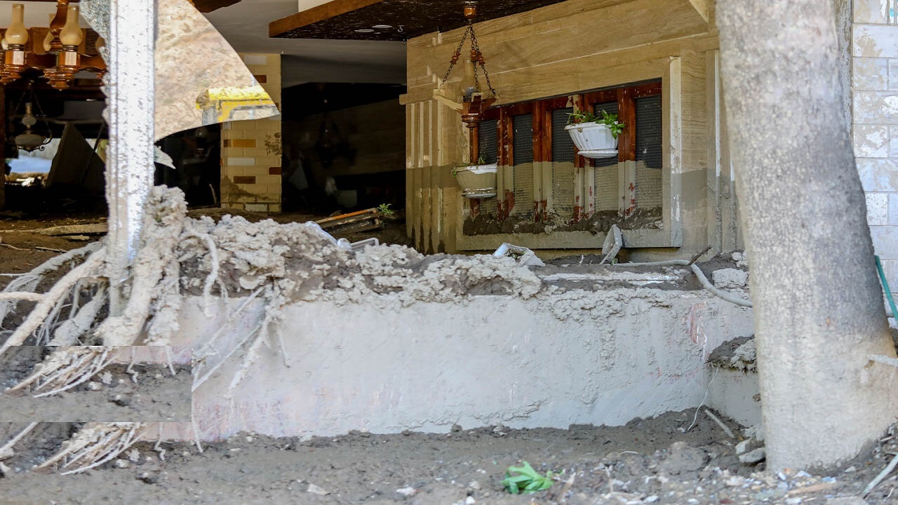 خطوط ارتباطی بیش از ۱۰ روستای جاده کرج - چالوس قطع است