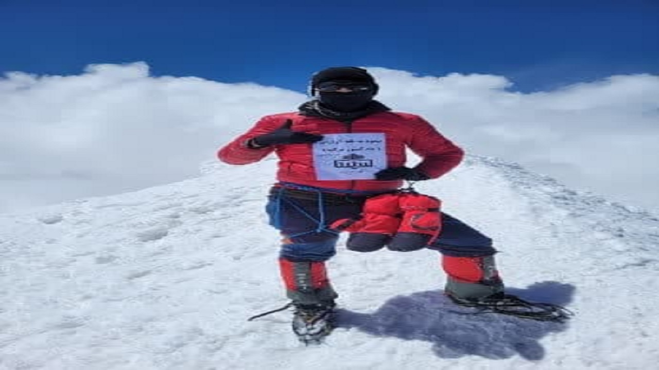 پرچم دانشگاه بیرجند بر بام ترکیه