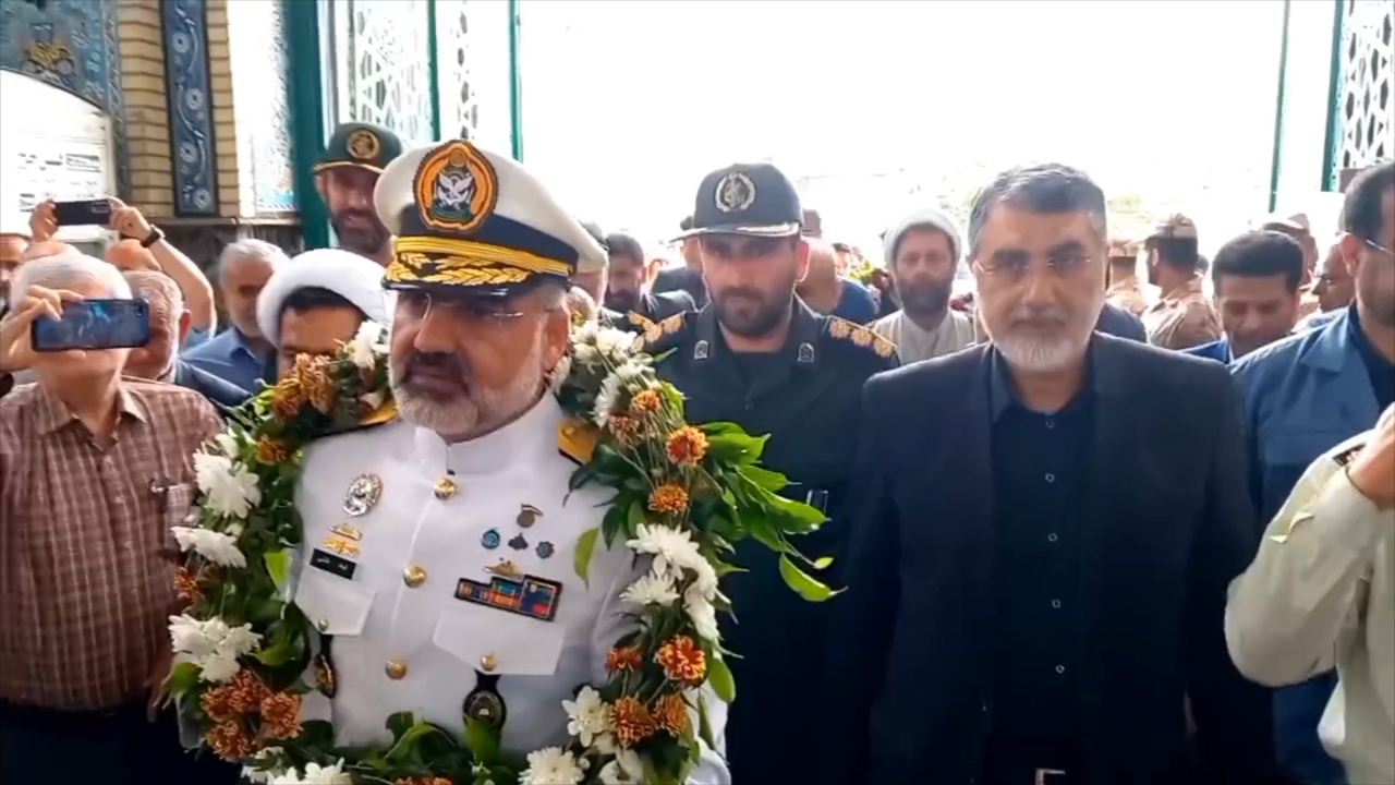 استقبال و قدردانی مردم بابل از فرمانده ناو گروه ۸۶ دنا + فیلم
