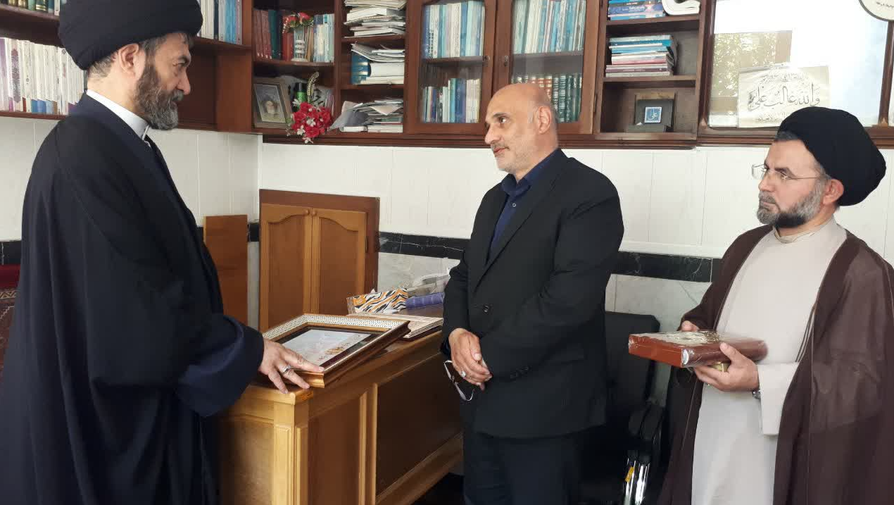 دیدار و گفتگوی امام جمعه اردبیل با مدیرعامل جمعیت هلال احمر استان اردبیل