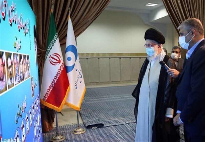 بازدید رهبر انقلاب از نمایشگاه دستاوردهای صنعت هسته‌ای + فیلم