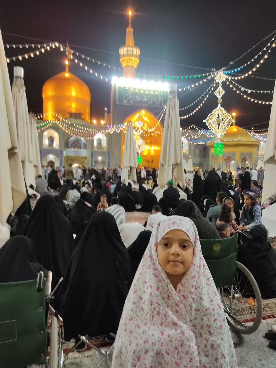 حضور دختری در حرم