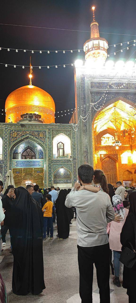 زائران در روز زیارتی مخصوص امام رضا