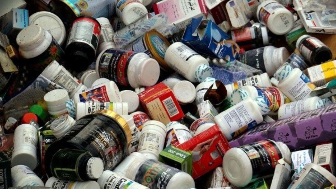 بیش از ۱۰۰۰ داروی غیر مجاز و تقلبی از عطاری‌های پایتخت کشف شد