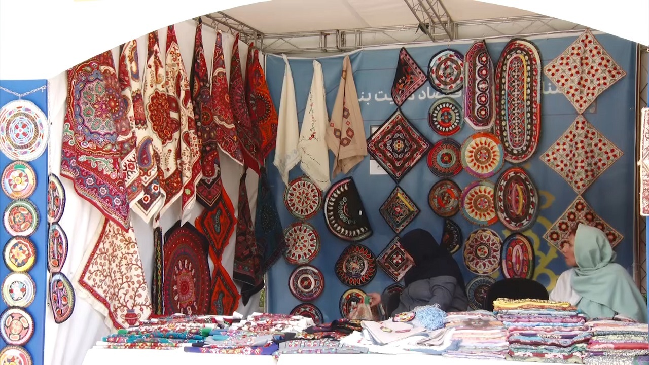 مشارکت ۷۰ درصدی بانوان در نمایشگاه ملی صنایع دستی اصفهان