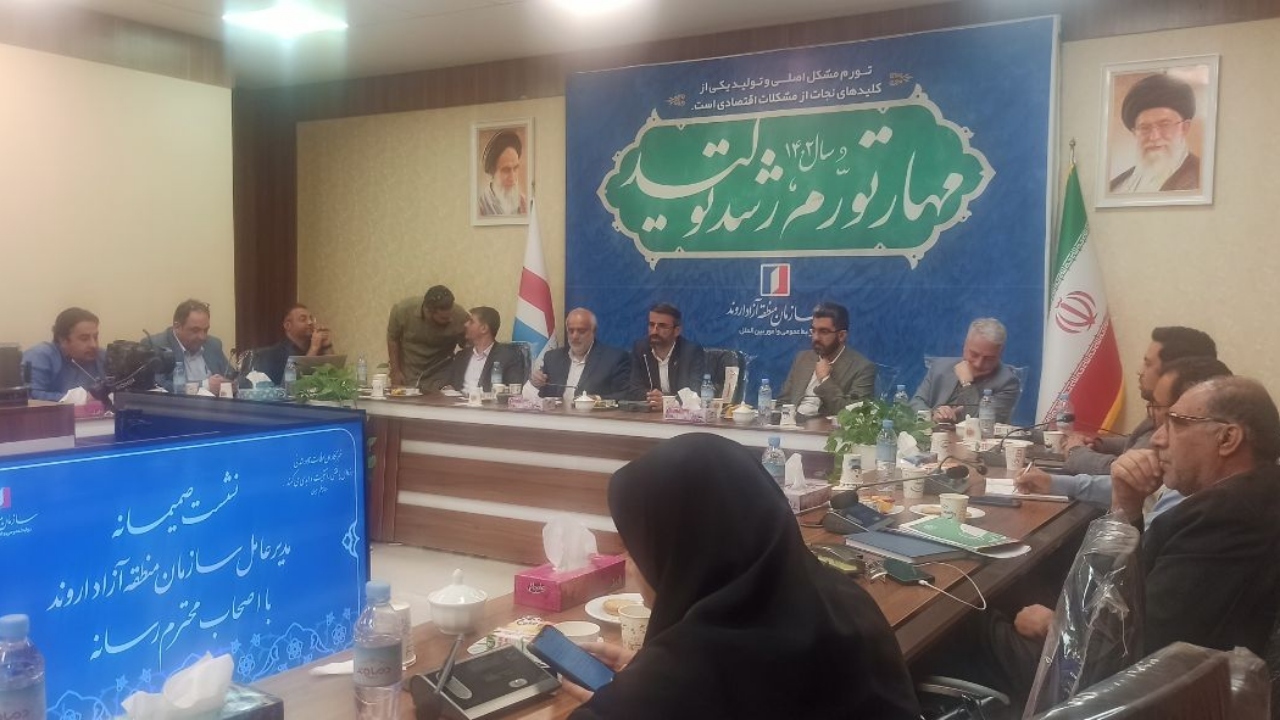 پر کردن خلا با انجام وظایف ذاتی منطقه آزاد  اولویت کار است