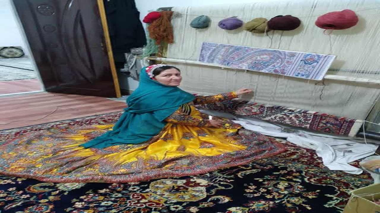 اشتغال‌زایی با پیچ و تاب نخ و پشم