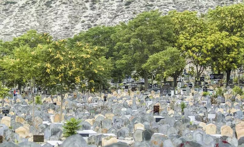 سفیدچاه؛ قبرستان طلسم شده