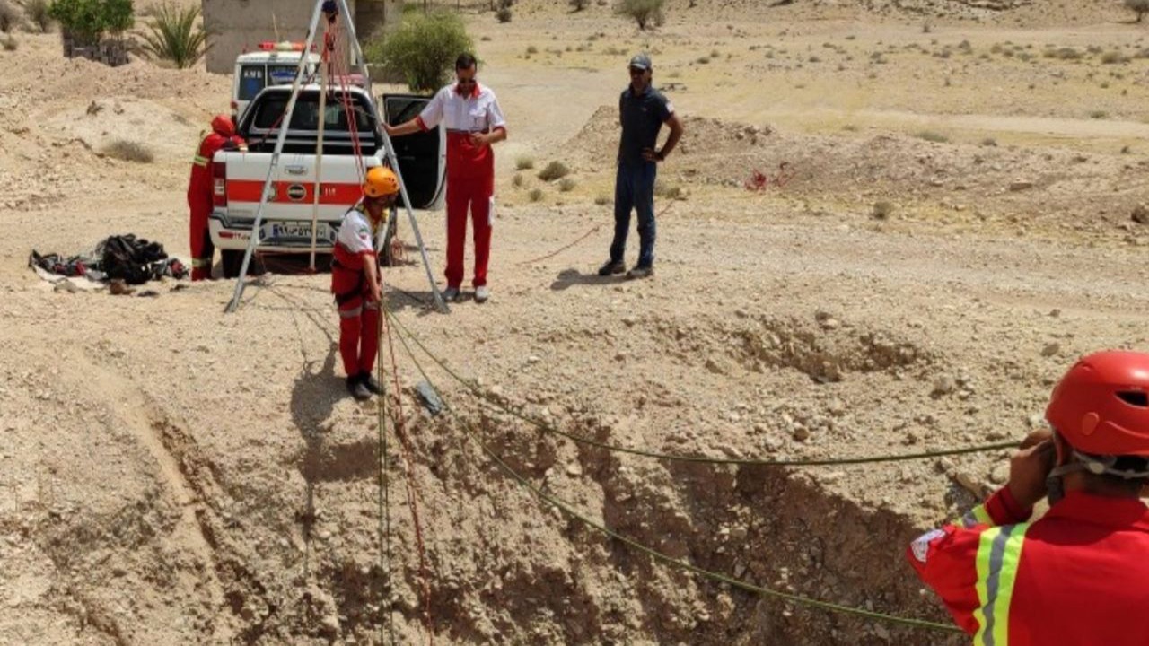 امدادرسانی به مرد ۴۲ ساله پس از سقوط در یکی از قنات‌ های روستای آغصه گراش
