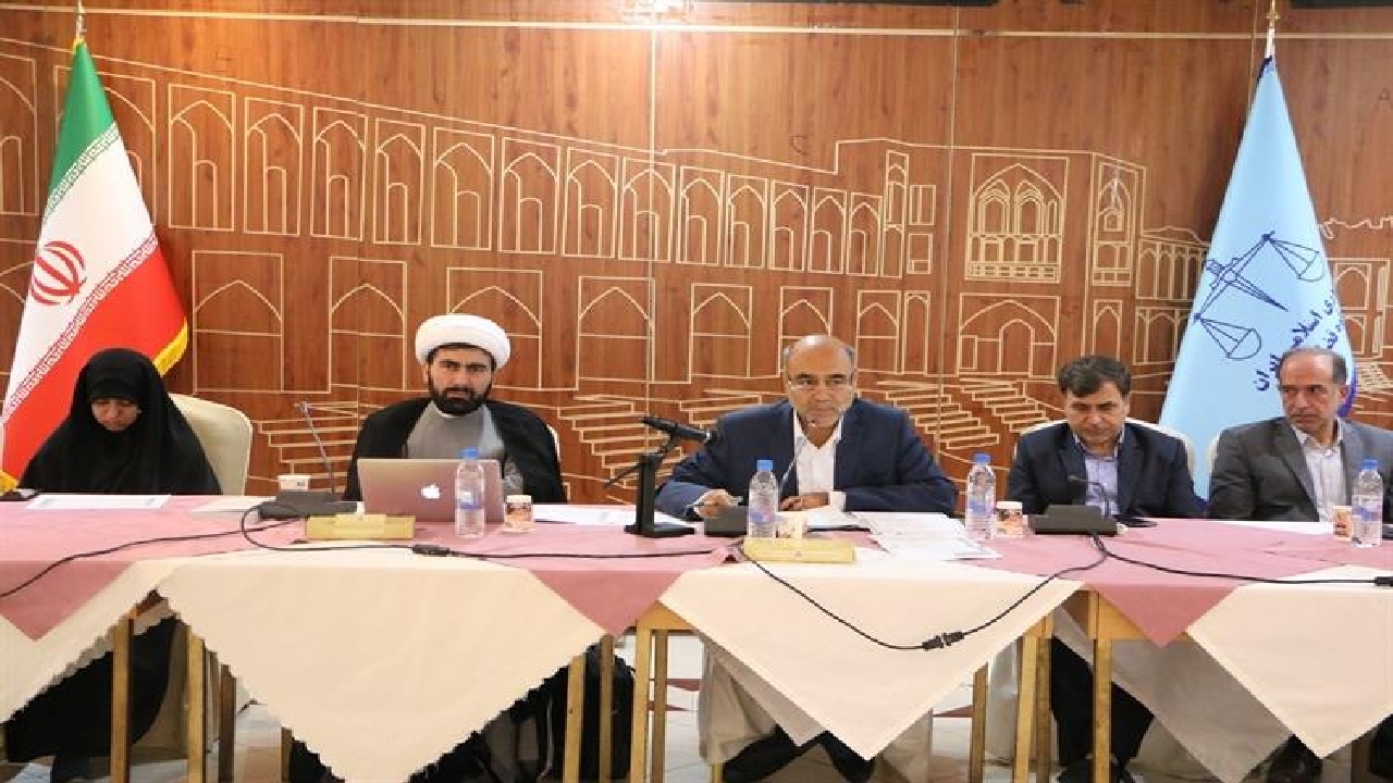 لزوم شناسایی عوامل زمینه ساز آسیب‌های اجتماعی در گروه کودکان و نوجوانان