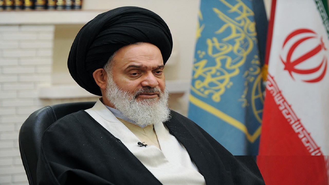 نماز جمعه فضا‌سازی‌های دروغین دشمن را خنثی می‌کند