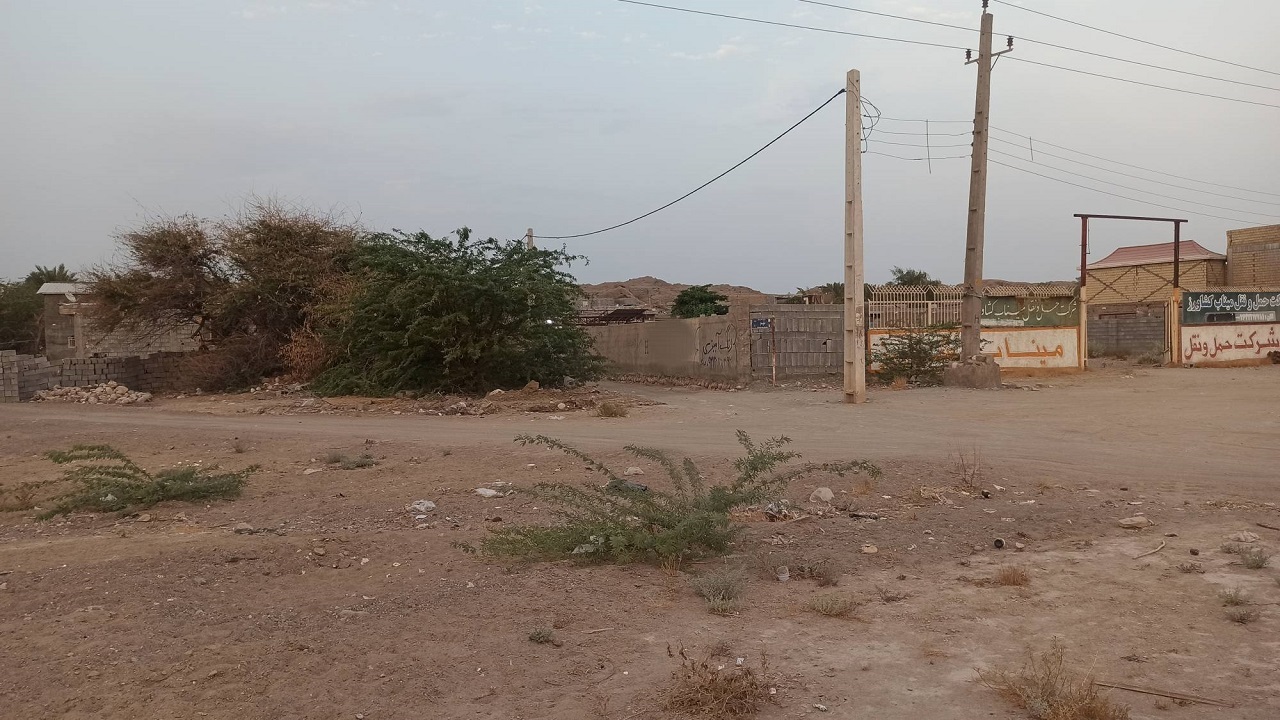 اهالی بلوار دانشگاه میناب در انتظار مرمت و بهسازی آسفالت معابر + تصاویر