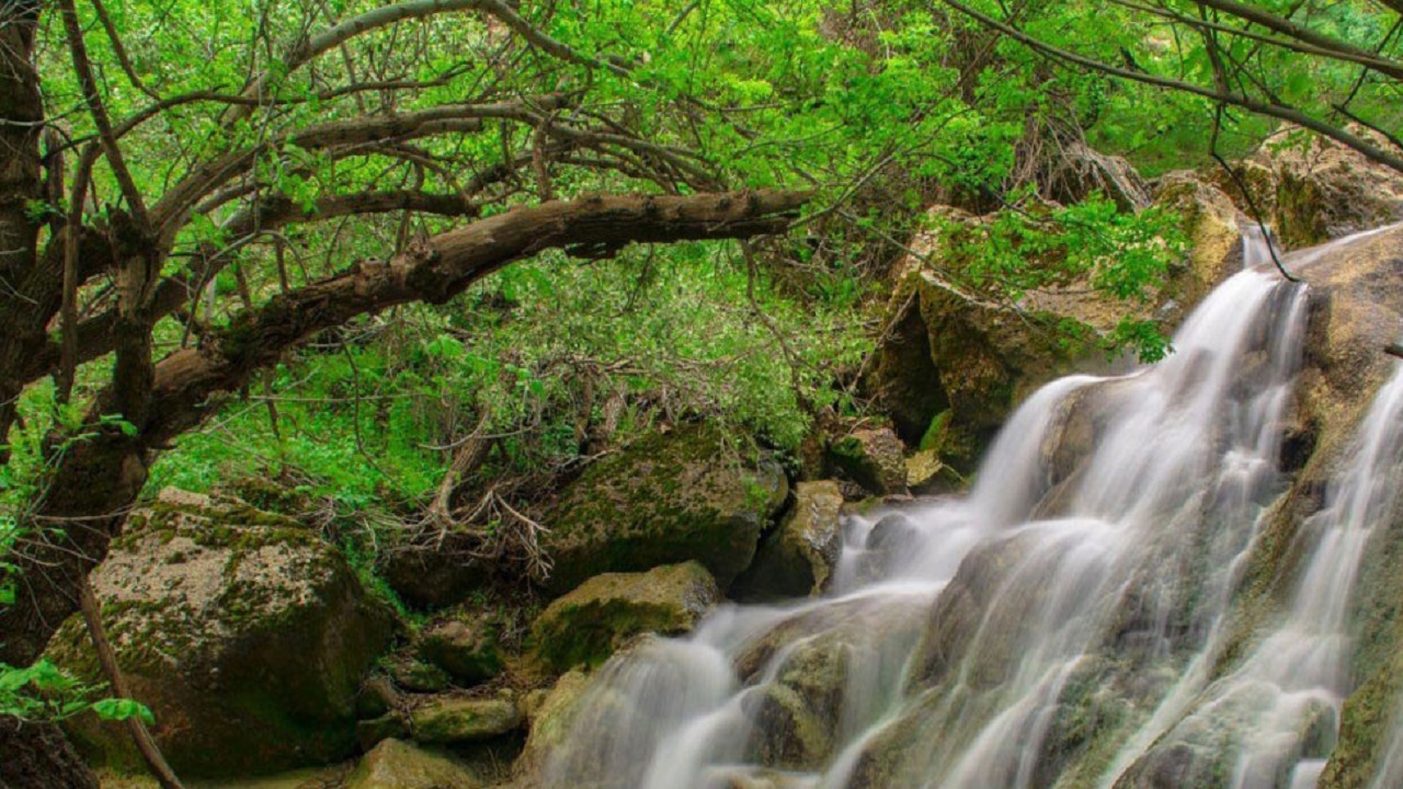 نسیم خنکای بهاری در آبشار شباندر سپید دشت لرستان + فیلم
