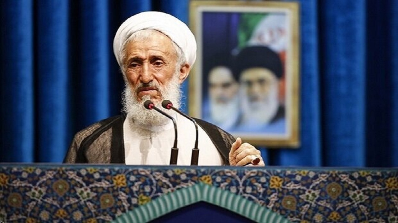 صنعت هسته‌ای وزن سیاسی و بین‌المللی ما را سنگین کرده است