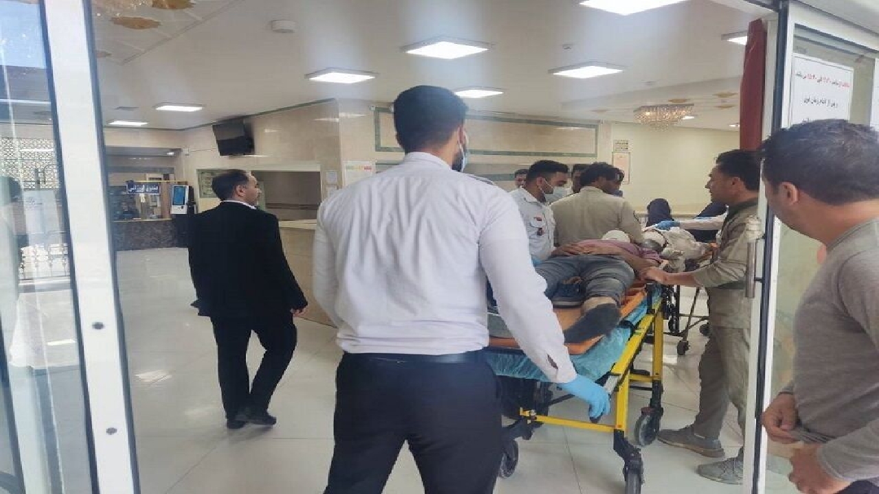برخورد خودرو با دیوار در نیشابور