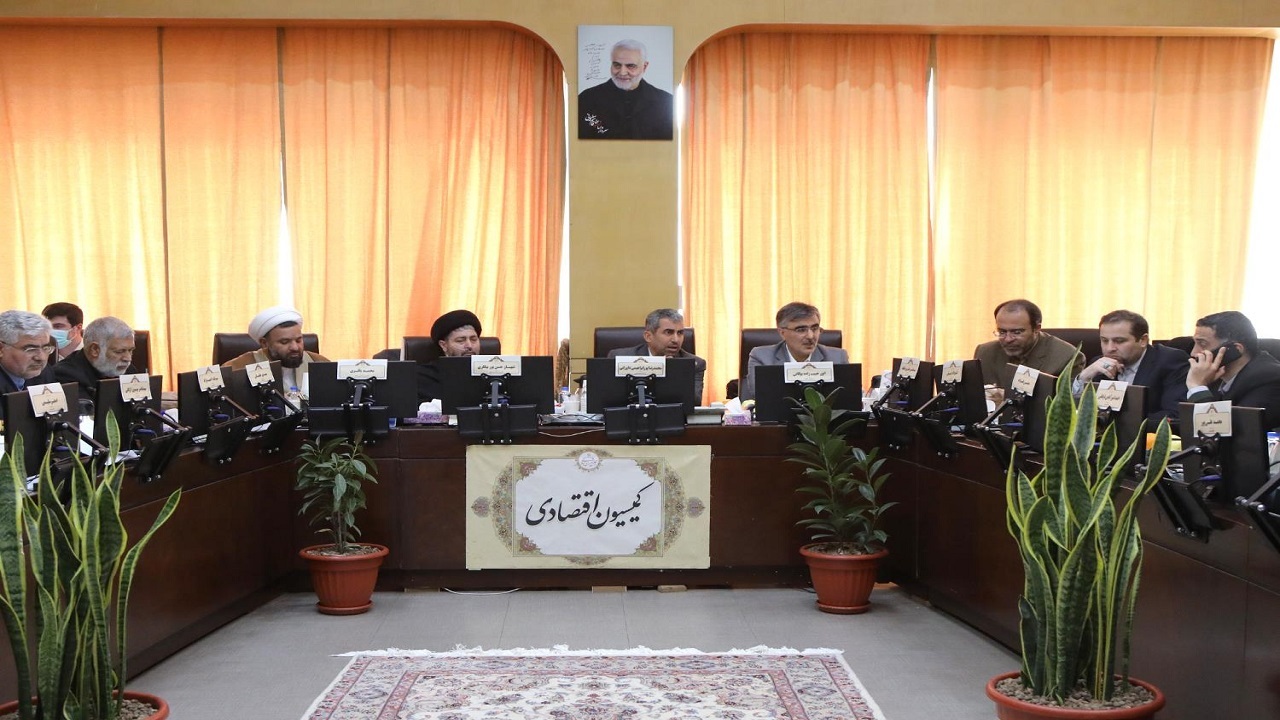 فرزین جهت بررسی عملکرد بانک مرکزی درباره تسهیلات تکلیفی به کمیسیون اقتصادی می‌آید