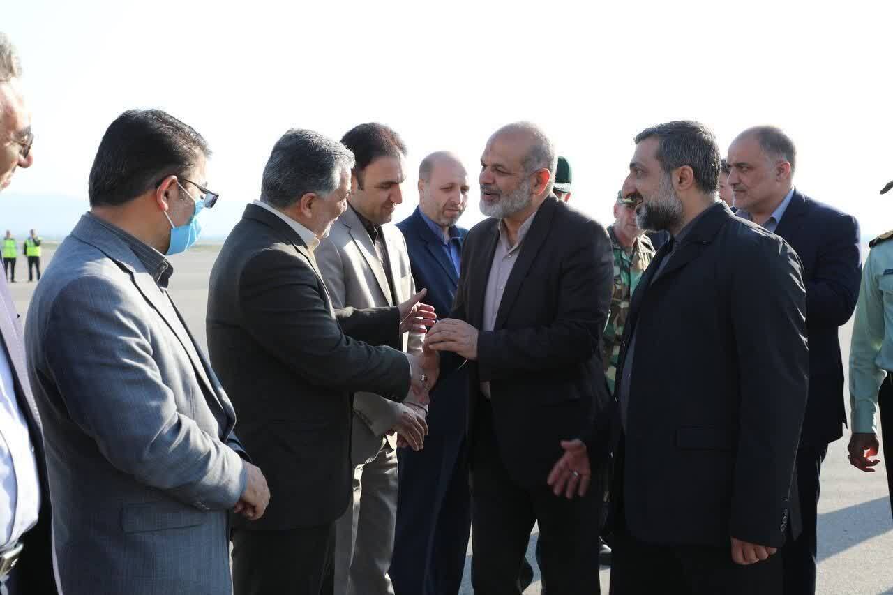 وزیر کشور برای بازدید از مناطق سیل‌زده وارد اردبیل شد