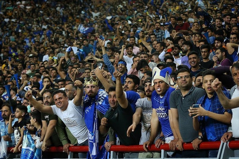 استقلال به رأی محرومیت تماشاگران اعتراض می کند