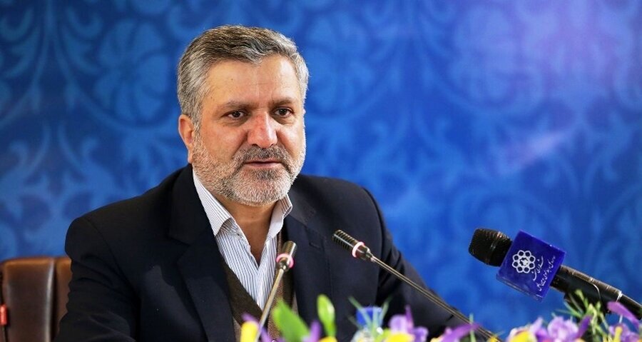 تعجب می کنم امضاءکنندگان مصوبه شورای عالی کار به میزان حقوق کارگران اعتراض کرده اند