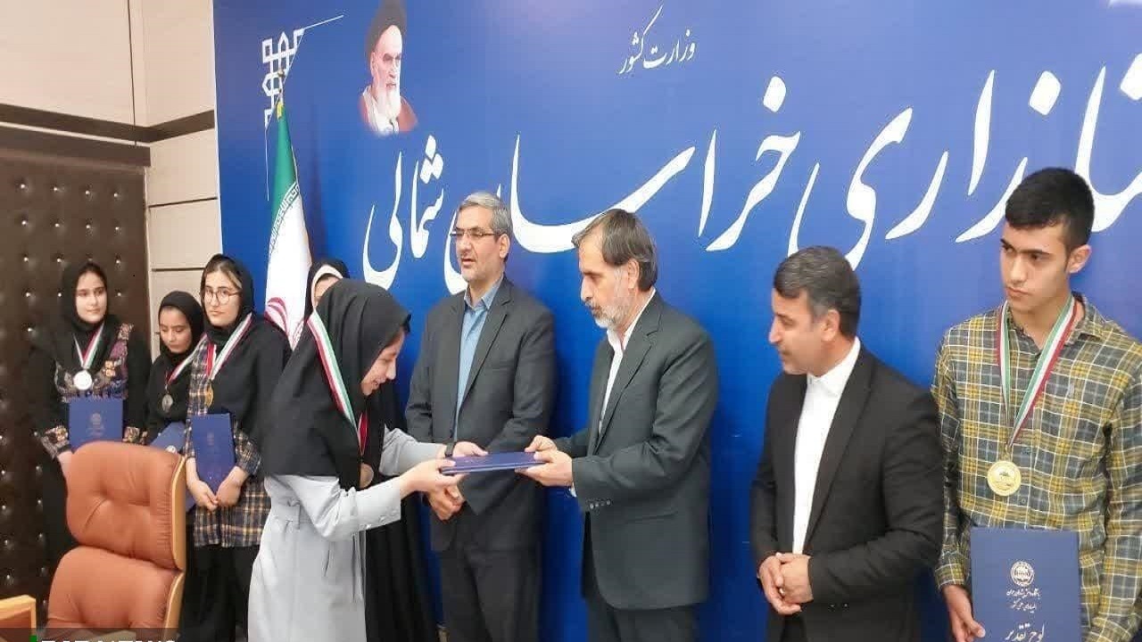 تجلیل از دانش آموزان مدال آور در المپیاد‌های علمی
