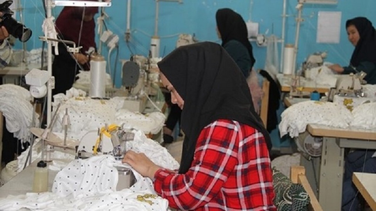 افتتاح کارگاه خیاطی ویژه بانوان افغانستانی