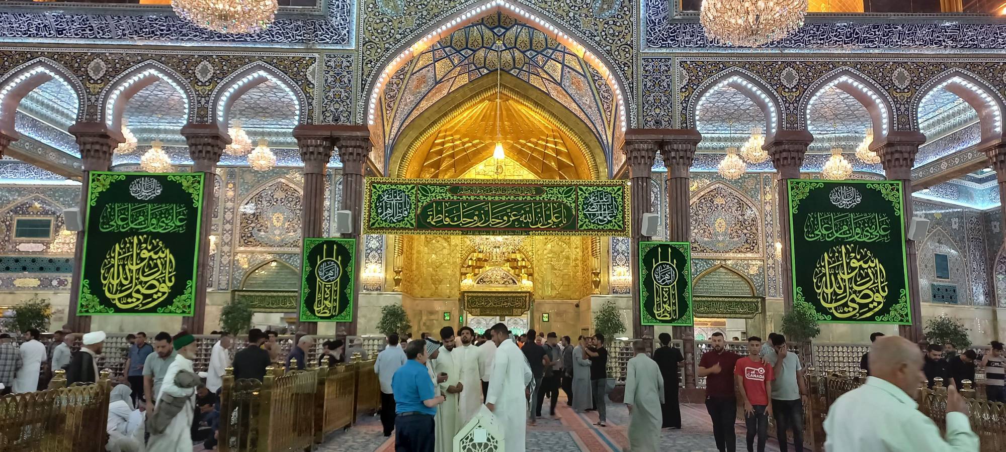 ورودی باب القبله حرم امام حسین (ع)