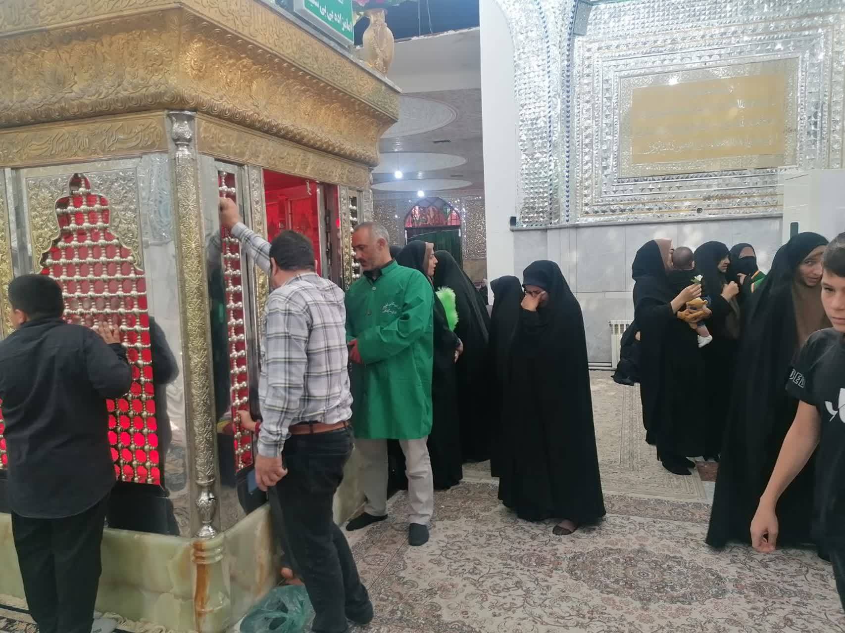غبارروبی و عطر افشانی