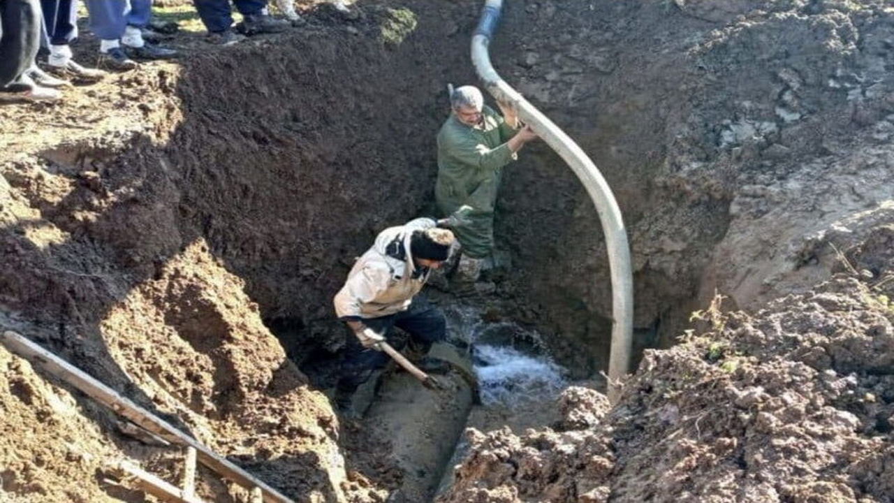 قطع آب شهر سورک به دلیل شکستگی لوله
