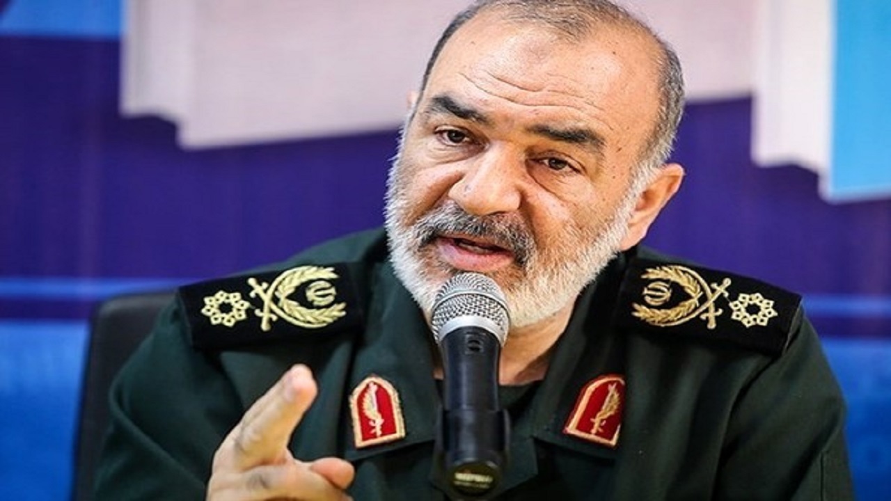شهید چمران تندیسی زنده از فضایل اخلاقی و جهاد در راه خدا است