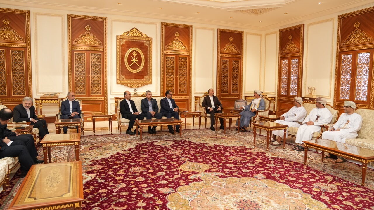 رایزنی امیرعبداللهیان با وزیر مکتب سلطانی عمان