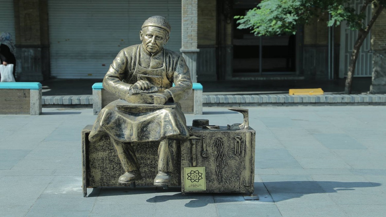 رونمایی از هفت مجسمه کاسب حبیب خدا در بازار بزرگ تهران 